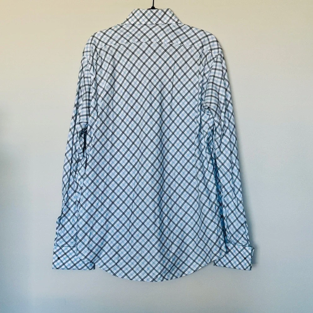 Banana Republic Light Blue Checkered Shirt 🧳